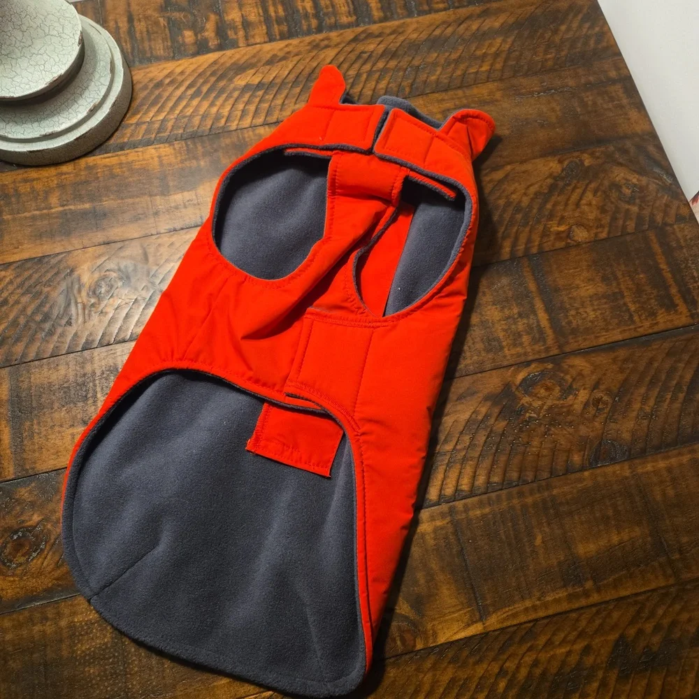 Med red cat jacket